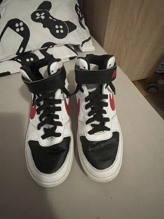 Adidasi Nike court mid