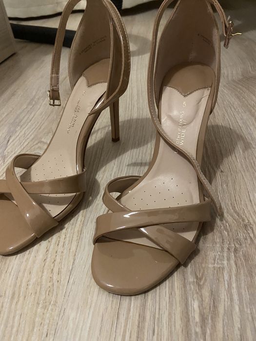 Сандали на ток