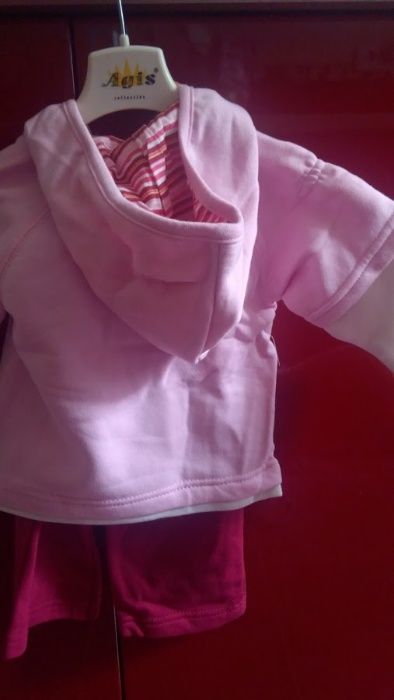 Costum 74 cm (6-9 luni) NOU, gros, Kik, Germ.+ body CADOU