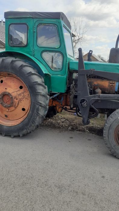 Продам трактор на ходу