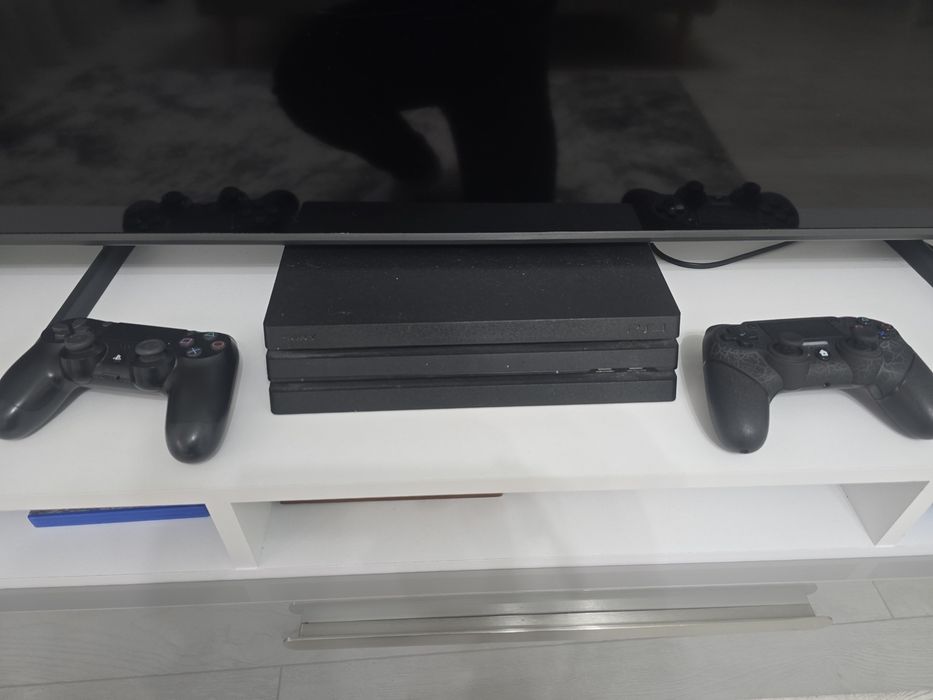Ps4 pro + 27 jocuri