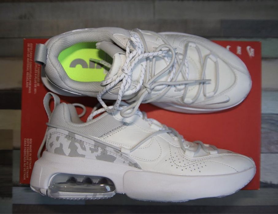 Adidasi Nike camuflaj