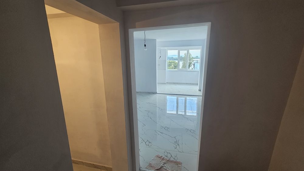 Garsonieră de vânzare – Moldova Nouă, zona centrală, prețul se discuta telefonic!