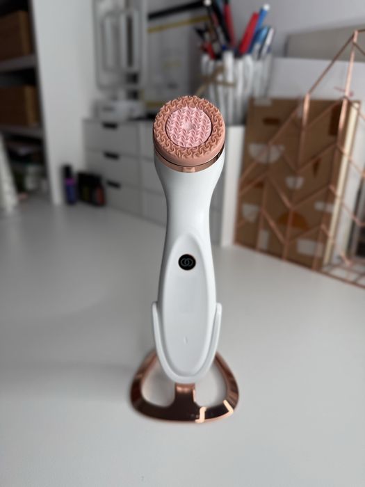 LumiSpa iO Rose Gold si suport (NuSkin)