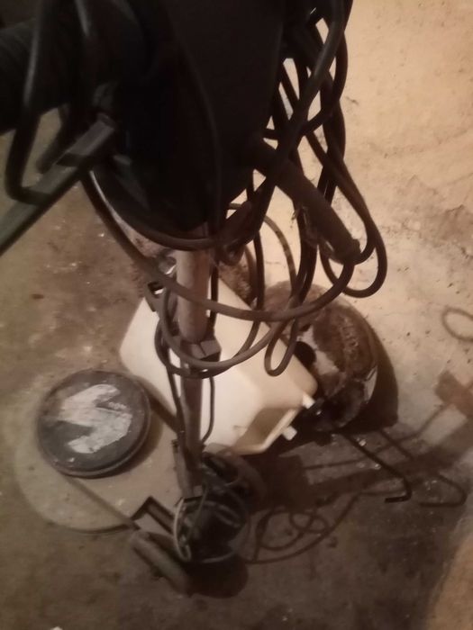 Професионална подопочистваща машина