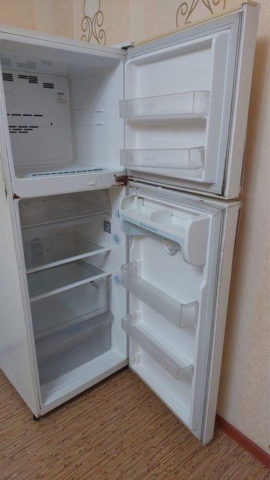 Холодильник LG. Мұздатпайды