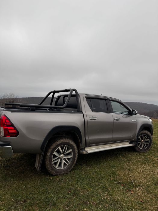 Toyota Hilux Invincible