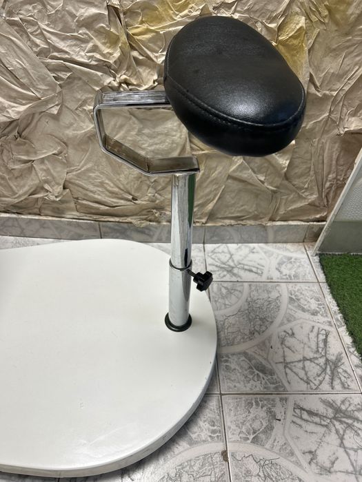 Стол за педикюр черен/кожа