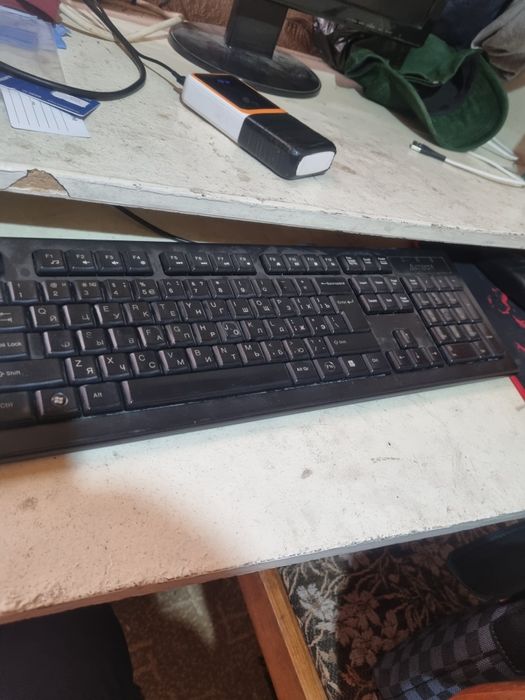 Kompyuter keys, manitor, naushnik, mishka, klavatura, umuman aybi yoq