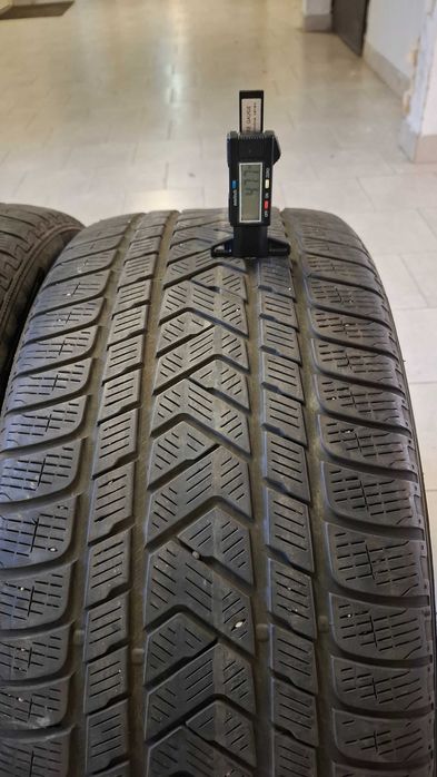 2бр зимни гуми Pirelli scorpion 285 45 20