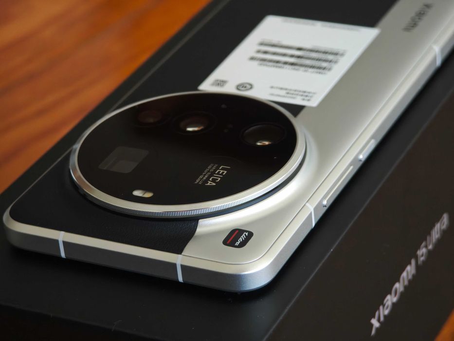 Нов Xiaomi 15 Ultra 16/1024 черно/сребрист - Leica 200mpx; SD8 Elite