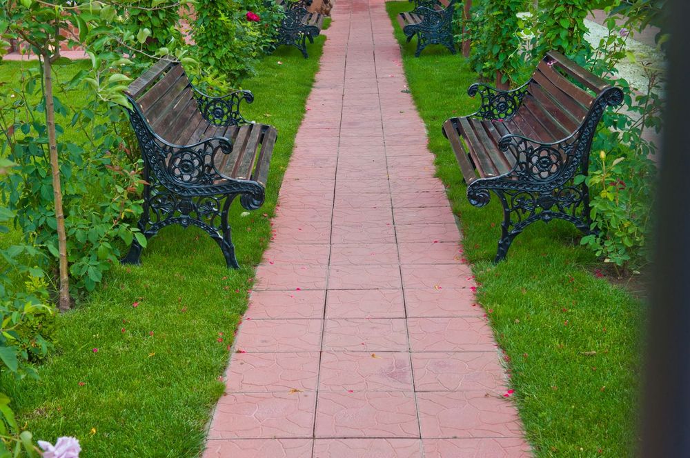 Pavaj borduri pavele pentru gradina si piscina. Montaj pavaj