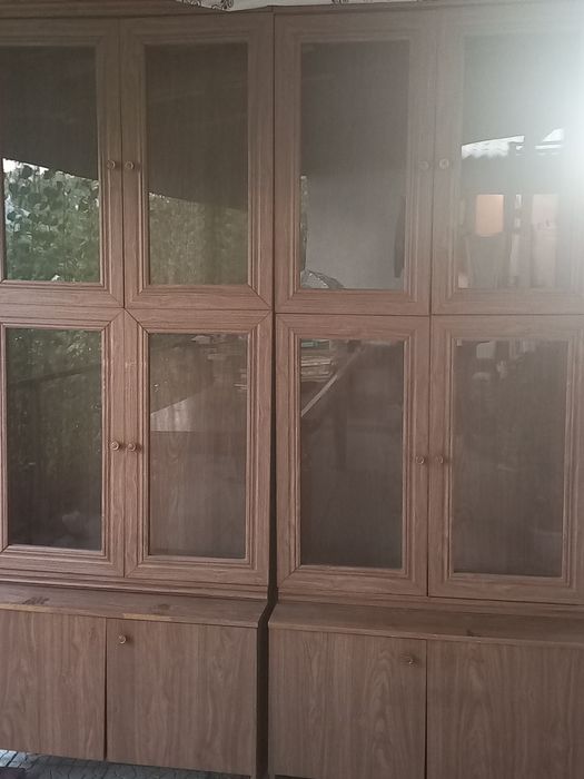 Продается книжный шкаф