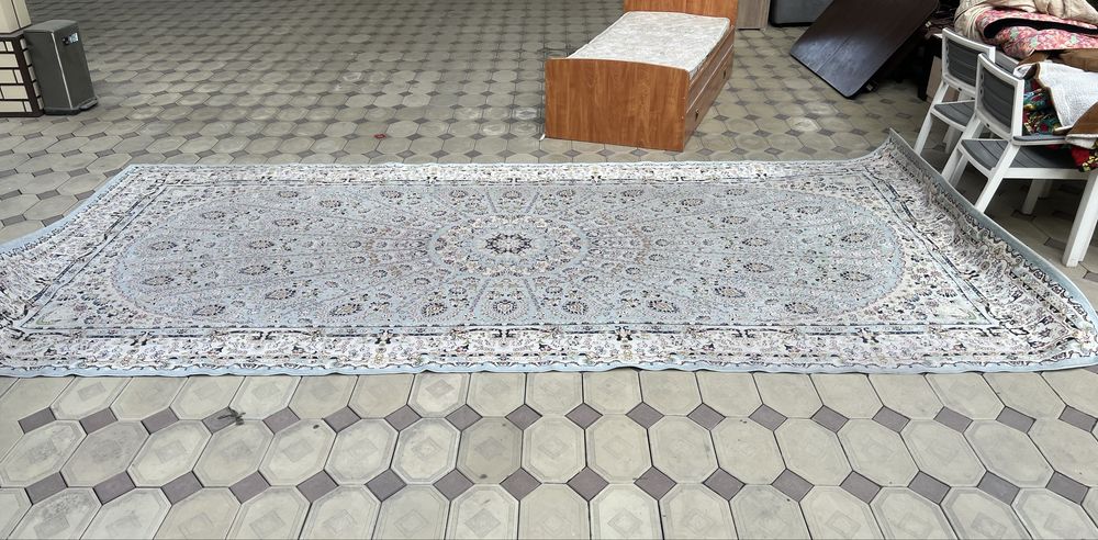 Продаю ковер и коврики