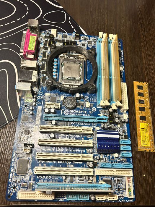 Материнская плата