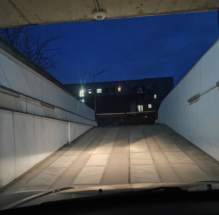 Vând Locuri Parcare