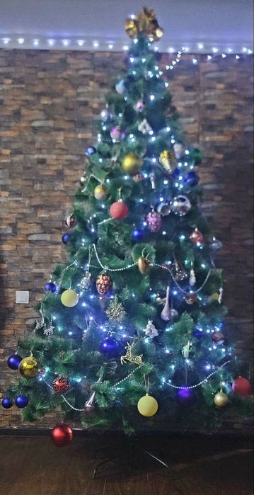 Ёлка 2,5метра все игрушки и герлянянды вместе всё то что на фото