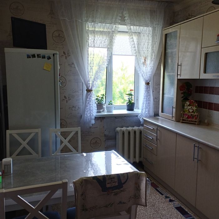 Продам квартиру в с . Якорь