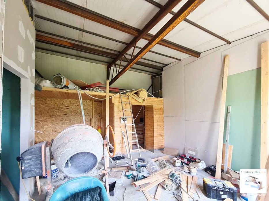 125181 Панорамен парцел с едноетажна сглобяема сграда в с. Бадевци