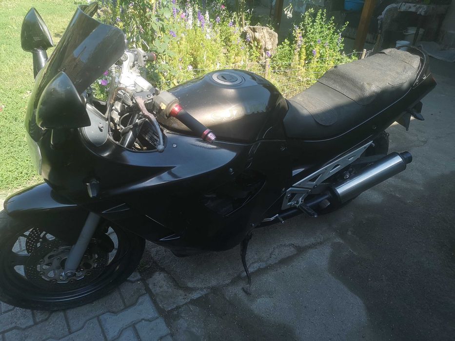 Motocicleta Suzuki GSX750F