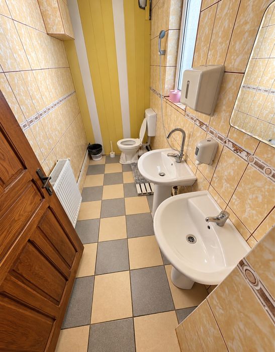 Casa vacanta cabana retrasa zona intima intre munti 16 camere Durau Ceahlau Revelion Craciun De la 2000 lei pe noapte in functie de persoane perioada