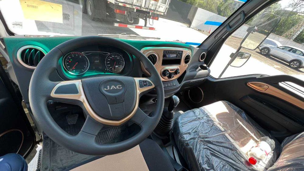 Jac J3 узунлиги 3.70м уни 1.76 ,баландлиги37 Евро6 1.8Матор