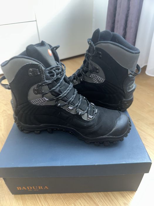 Bocanci Merrell iarnă, Vibram, Thinsulate 400g, mărimea 43 – ca noi