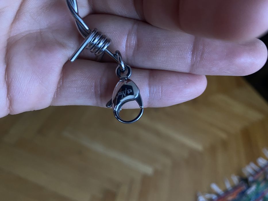 Brățară sârmă ghimpată