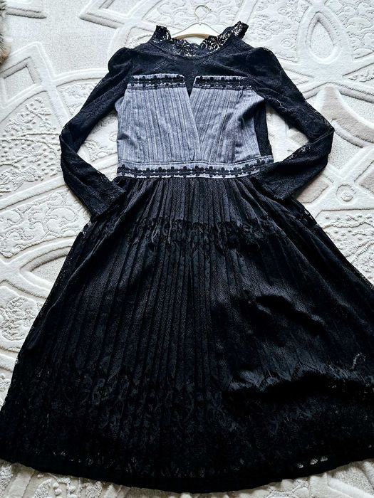 Rochie din dantelă, mărime M-L, nepurtată, nouă, fără etichetă.