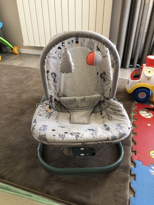 Сгъваем бебешки шезлонг тип  люлка