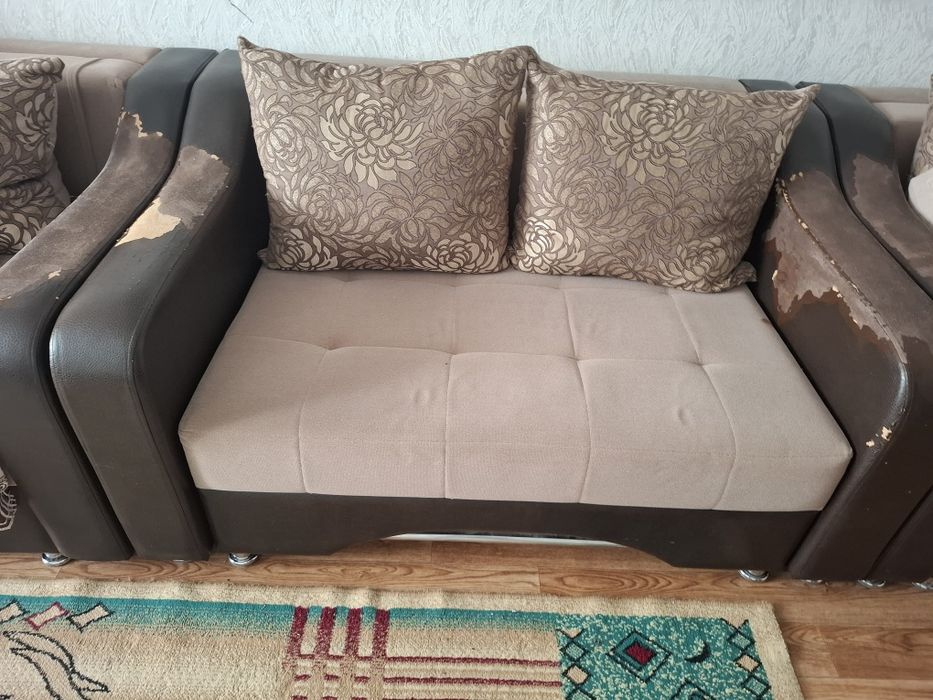 Продам 3 дивана срочно