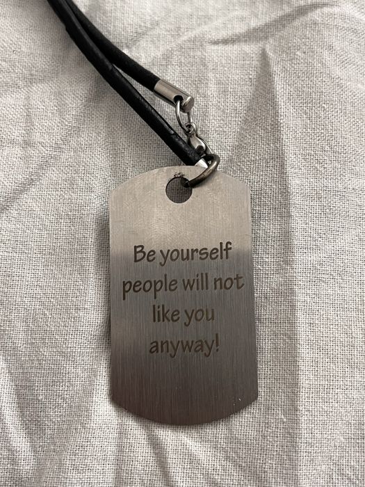 Войнишко колие с надпис