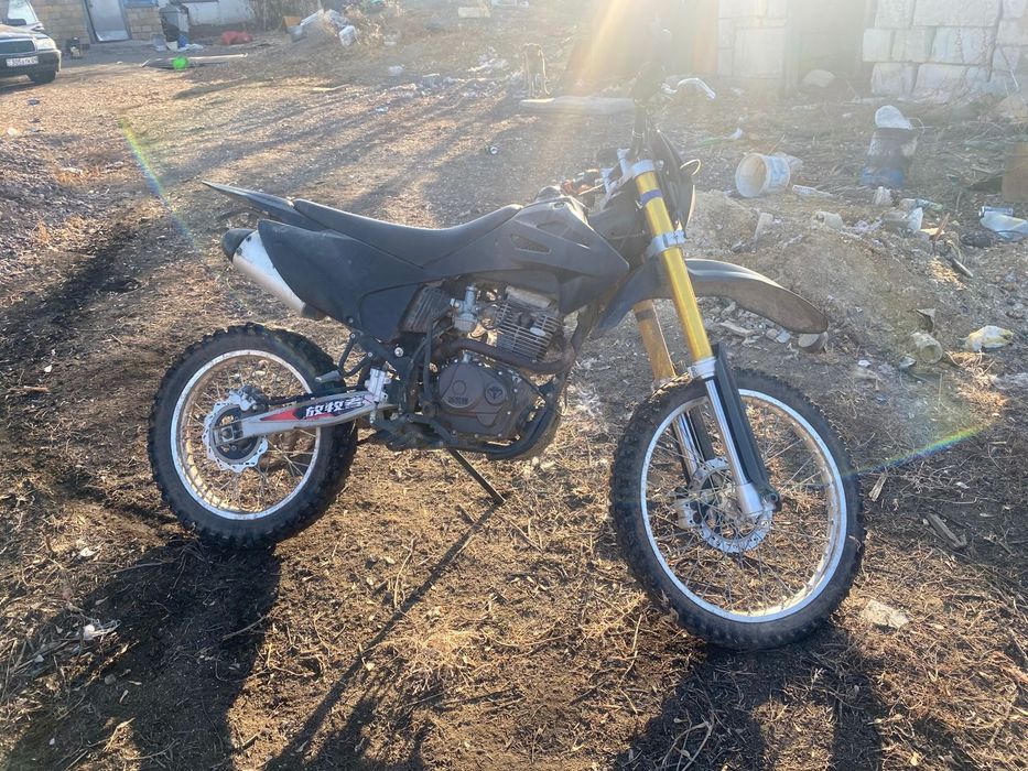 Мотоцикл эндуро 250кубов