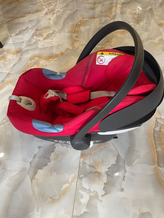 Продавам детско столче за кола Cybex Cot S lux