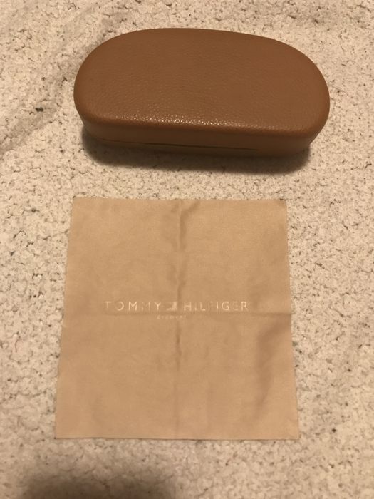 Tommy Hilfiger оригинален  калъф за очила 16см/8см -30 лв