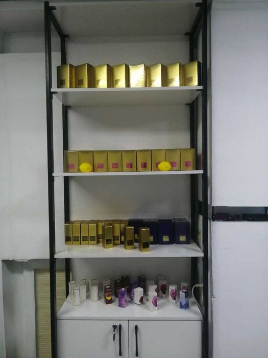 Продаем стеллажи