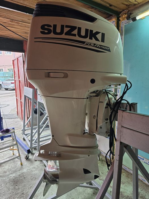 Motor barca Yamaha 300 CP Suzuki 300 CP