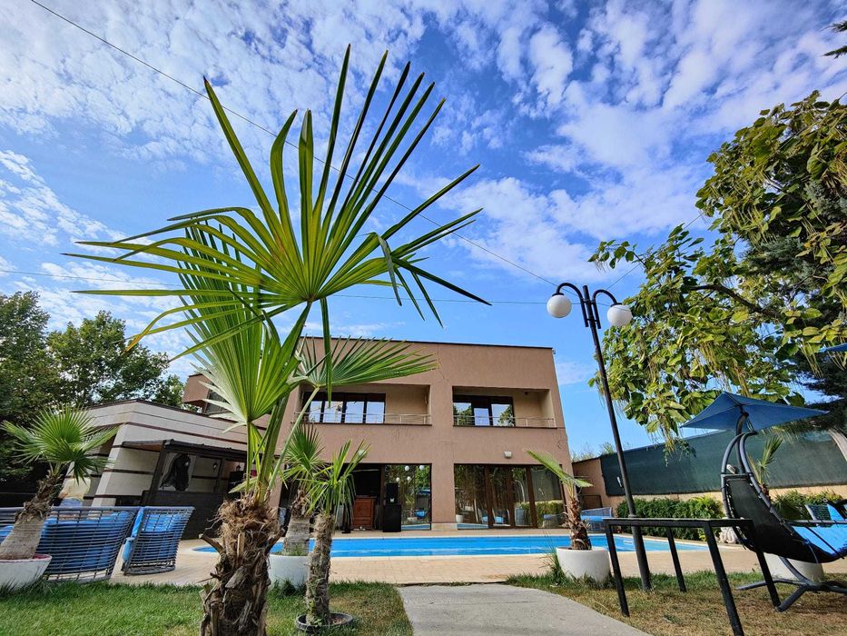 Vila Petrecere Evenimente Majorat Onomastice Botez Cununie Vila Petreceri Piscina