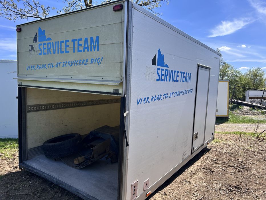 Налични фургони