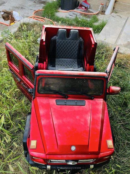 Детский электромобиль Mercedes G-Class красный