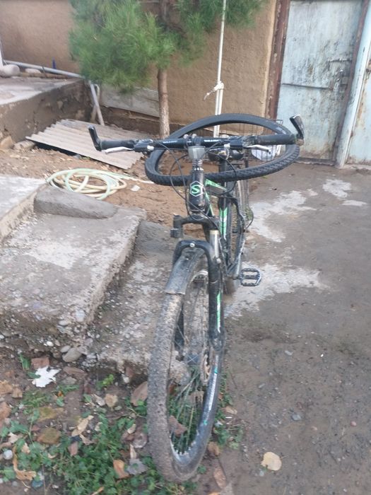 Продается два велосипеда. Один скилмакс другой гиант на скилмаксе две