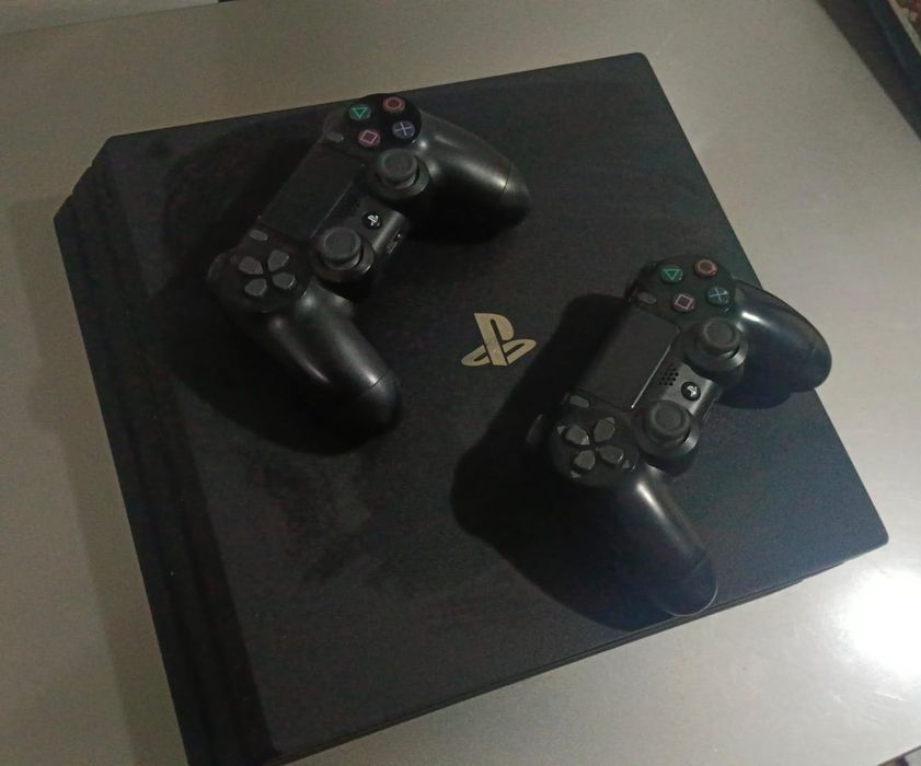 Продам пс4 про 1тб