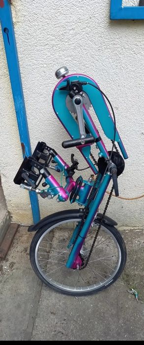 (bicicletă de mână) utilizat de persoanele cu dizabilități
