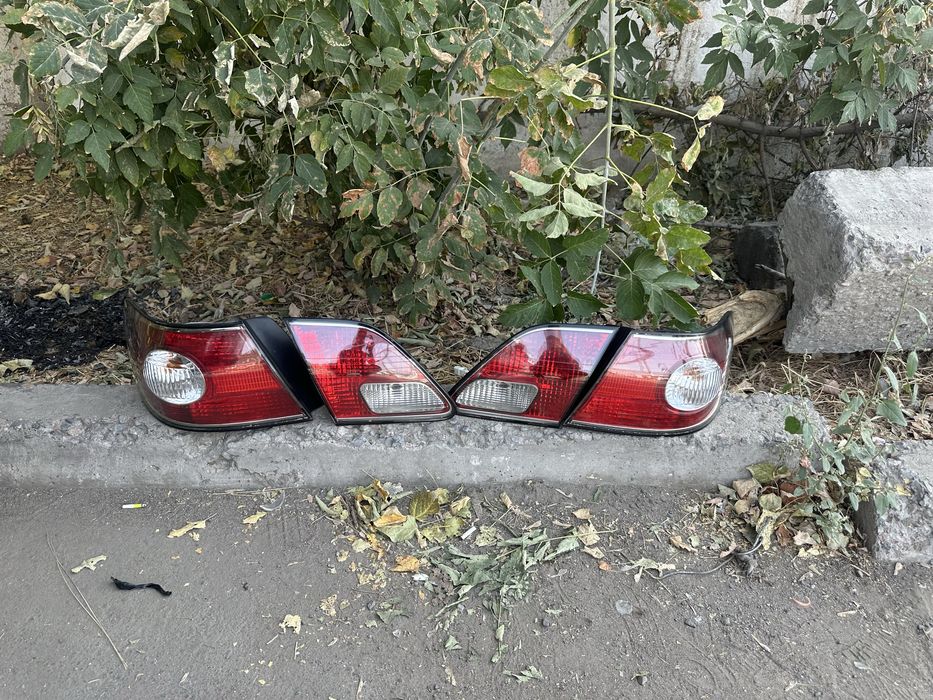 Задние фонари es 300