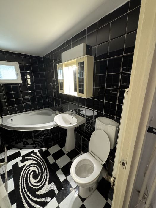 Inchiriez apartament 3 camere bd Constantin Brancoveanu