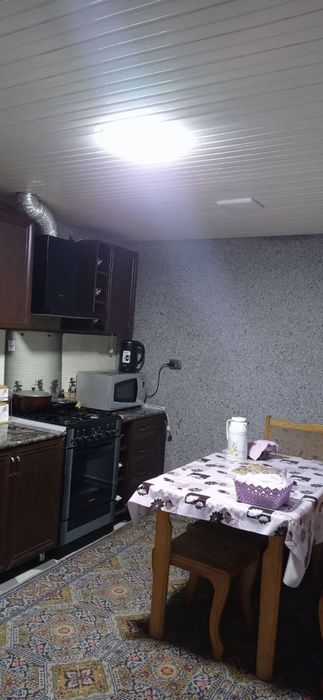 Срочно ховли сотилади паркенскый бозорга якин жой