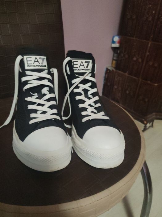 Adidași Emporio Armani noi
