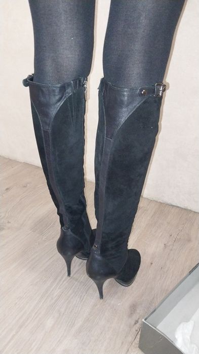 Сапожки женские.