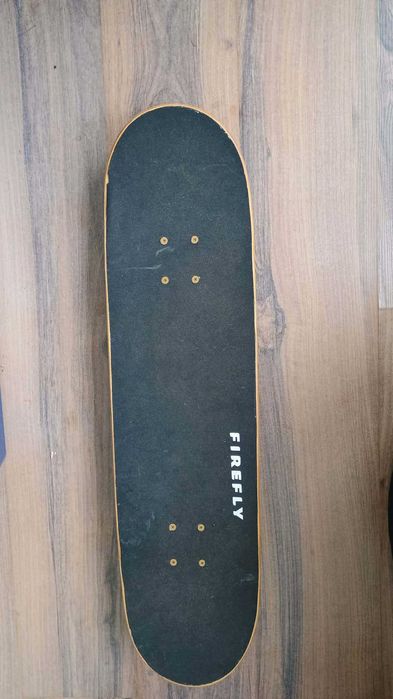 Продавам почти нов скейтборд Firefly
