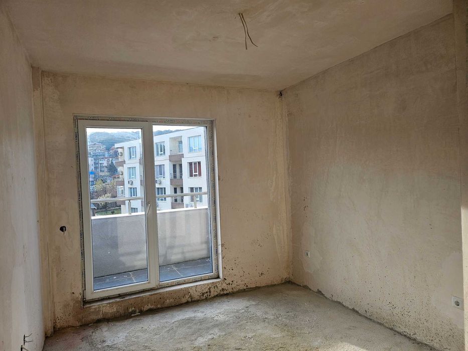 Прекрасен мезонет с А 16 в центъра на кв. Виница с две паркоместа